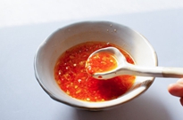 小型立式自動(dòng)醬料包裝機(jī)包裝番茄甜辣醬